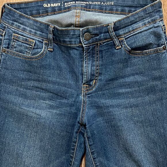 Old navy super skinny mid rise jeans size size 4. - Picture 3 of 5